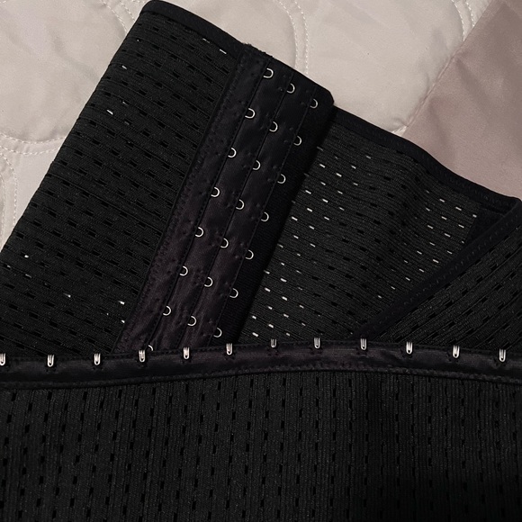 NWOT- Waist trainer corset - Picture 3 of 9